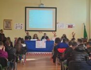 Giornata internazionale contro la violenza sulle donne: L’Istituto di istruzione superiore Einaudi-Alvaro di Palmi dimostra la sua solidarieta’ con due manifestazioni