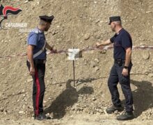Gioia Tauro (RC): Carabinieri sventano ingente furto di inerti dal greto dal fiume Petrace e sequestrano armi e munizioni. Tre arresti