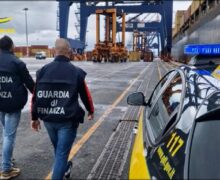 Porto di Gioia Tauro, controlli alterati in favore delle ‘ndrine, arrestati 3 funzionari delle dogane