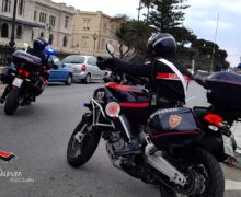 Reggio Calabria, controlli dei Carabinieri: Denunciate 5 persone per furto di energia elettrica e detenzione irregolare di armi. Elevate sanzioni anche al codice della strada